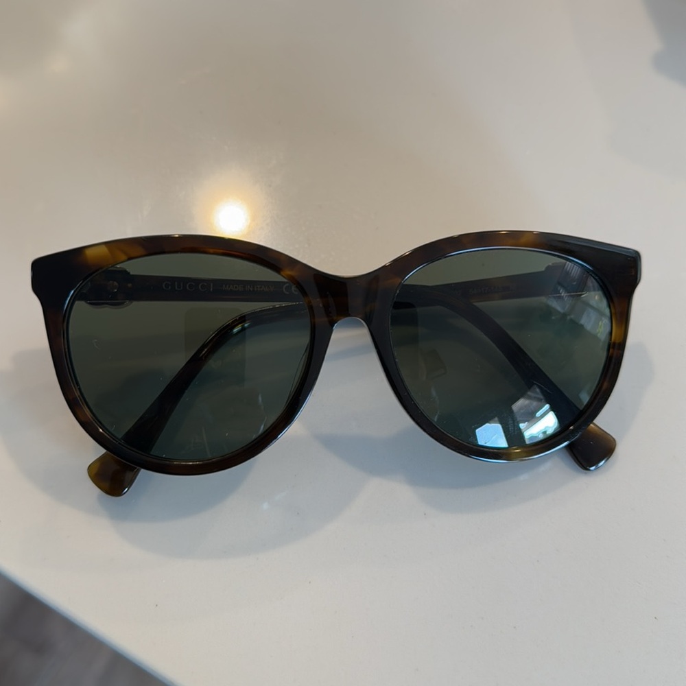 Gucci Sunglass - Picture 5 of 6